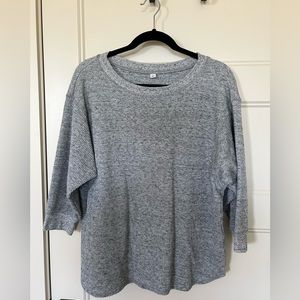 Uniqlo gray 3/4 sleeve waffle knit top size L